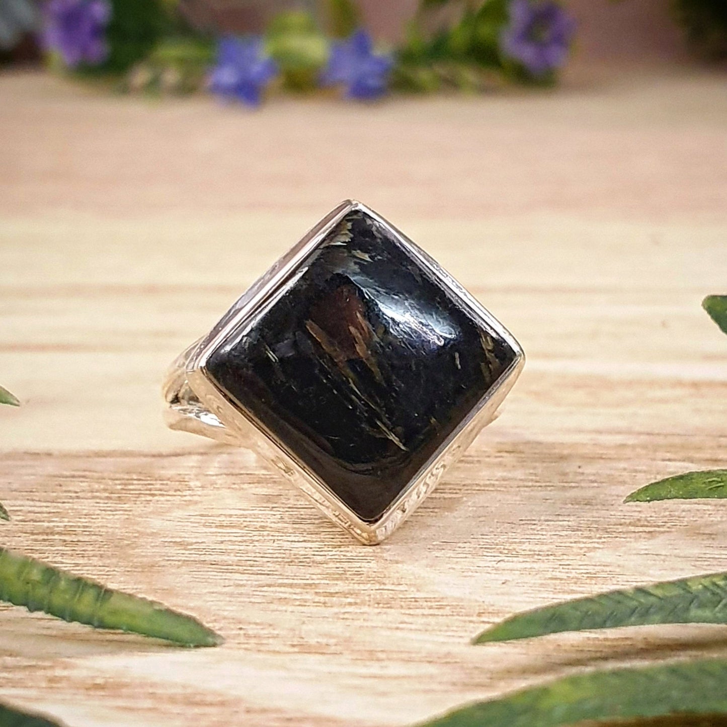 Nuummite Ring - Size 7.5/P (mx100)