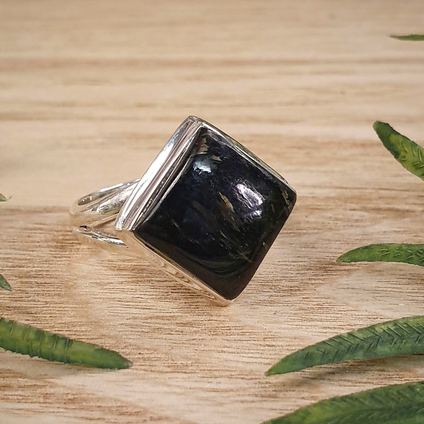 Nuummite Ring - Size 7.5/P (mx100)