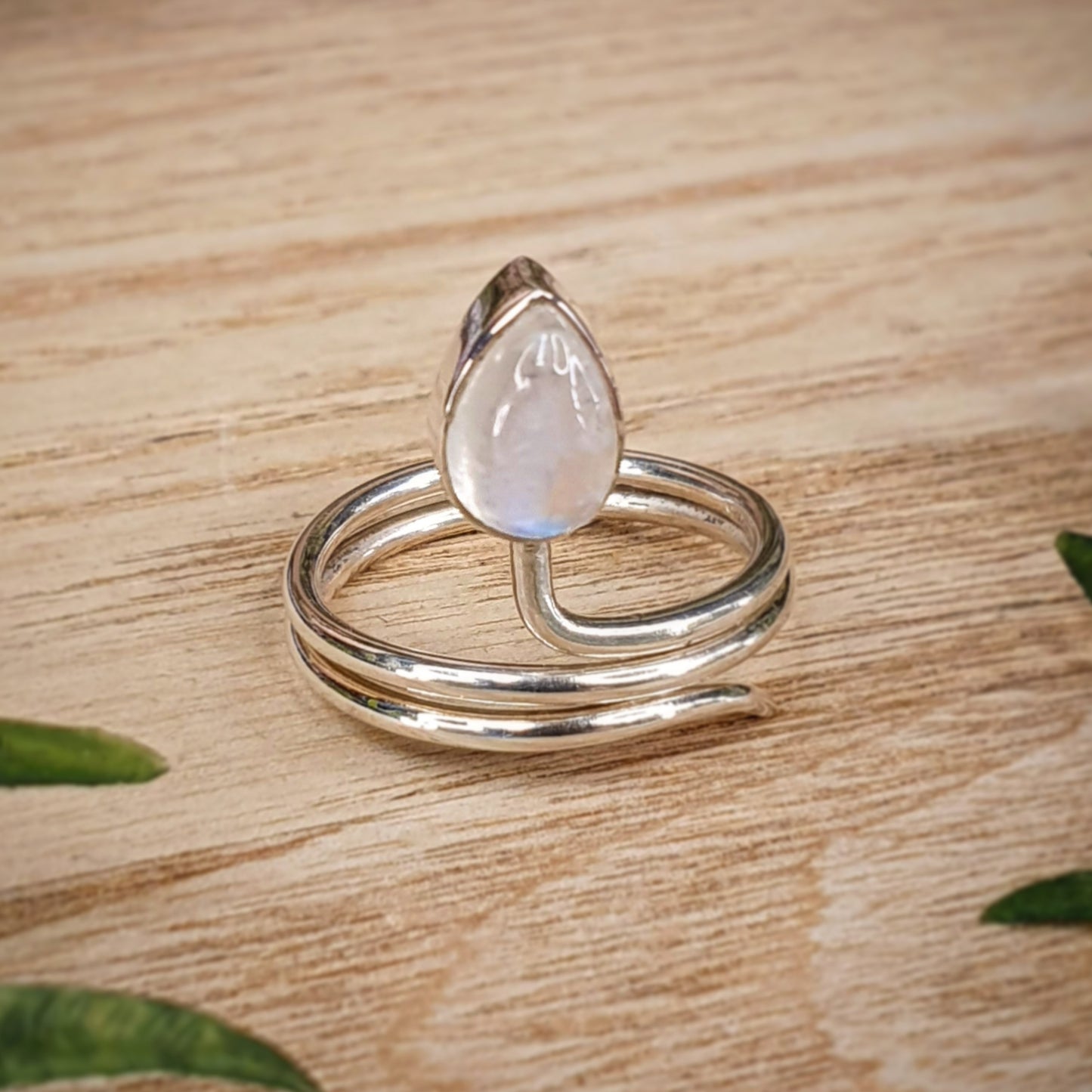 Moonstone Ring - size 8 (MX244)