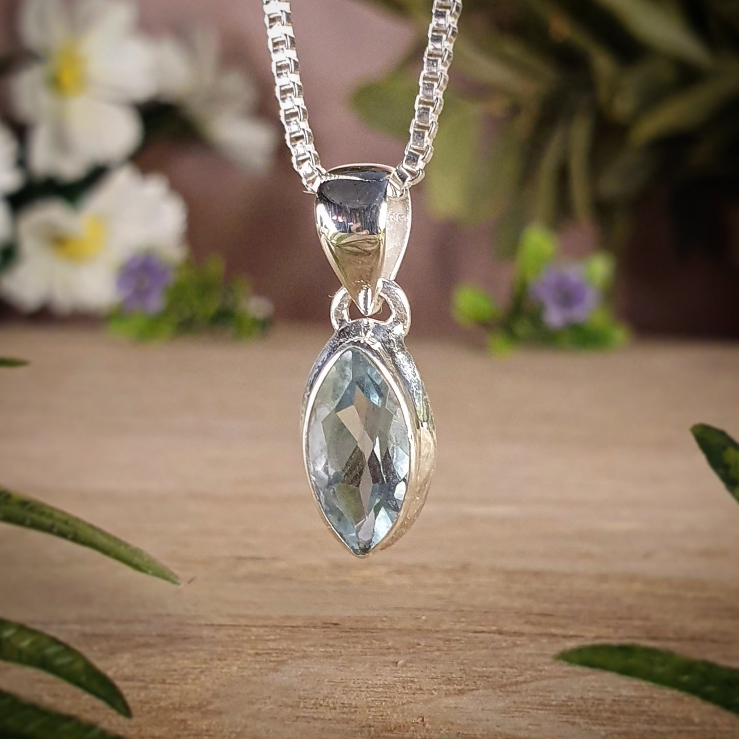 Blue Topaz Pendant (mx570)