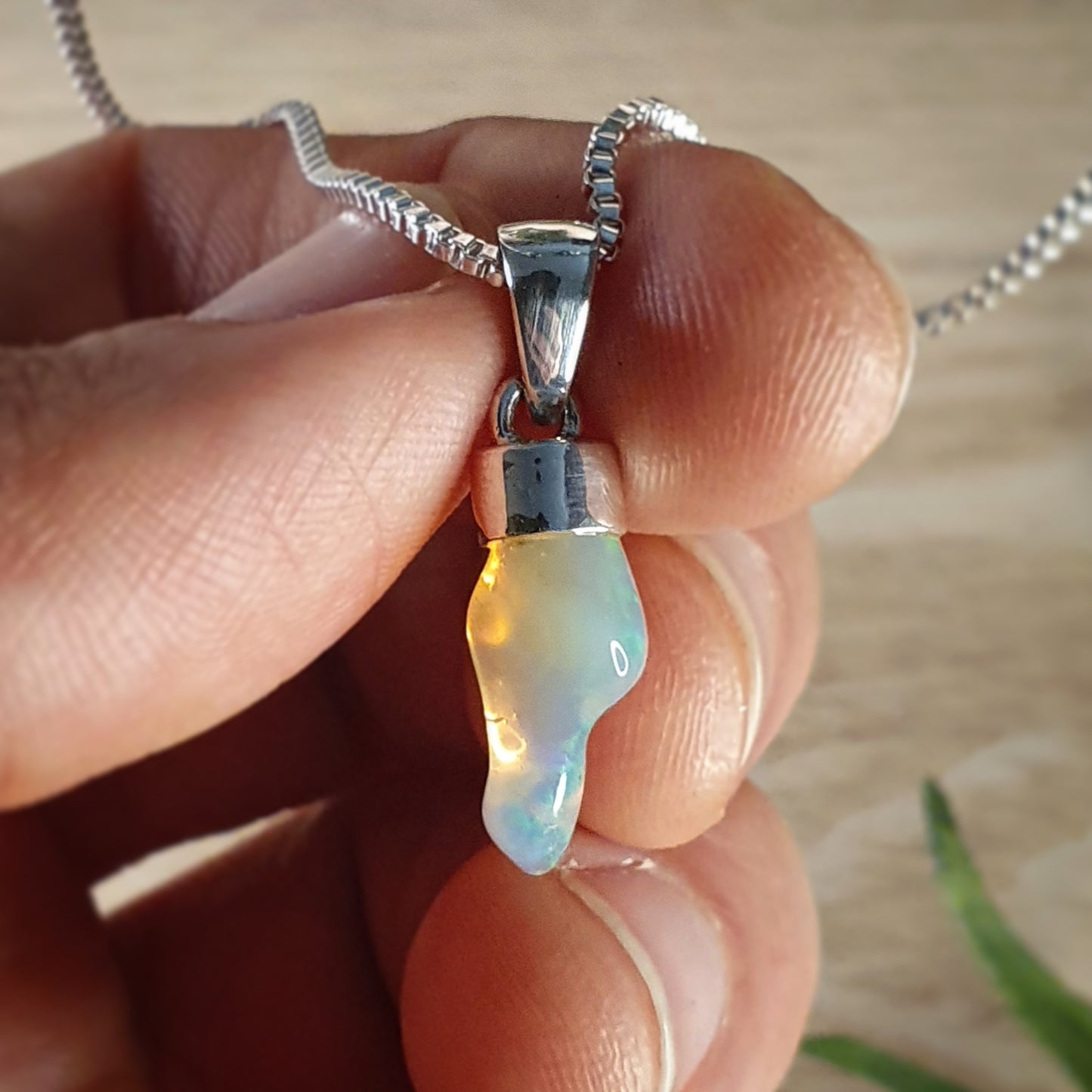 Opal Pendant (mx589)