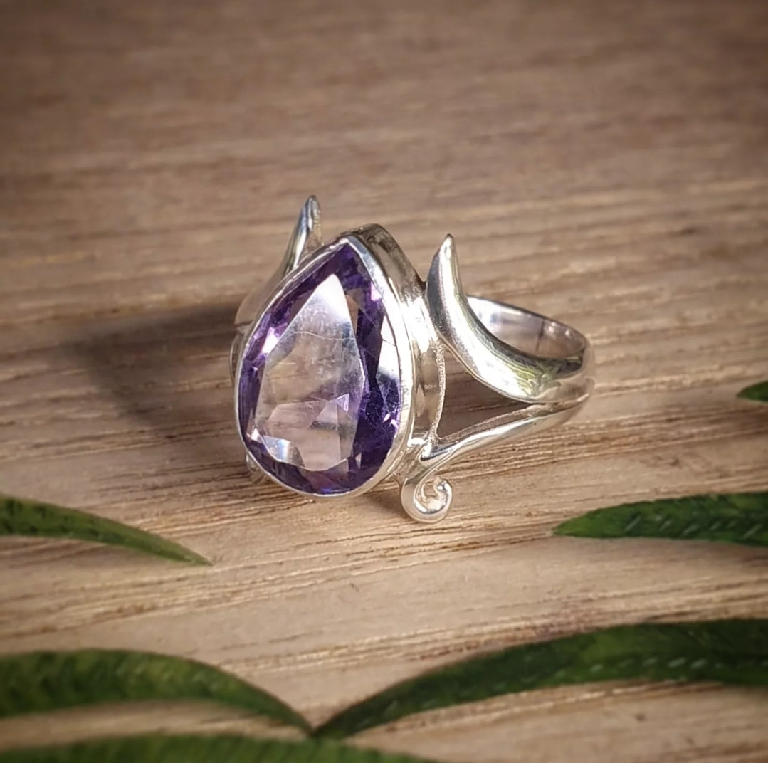 Amethyst Ring - Size 8.5 (mx821)
