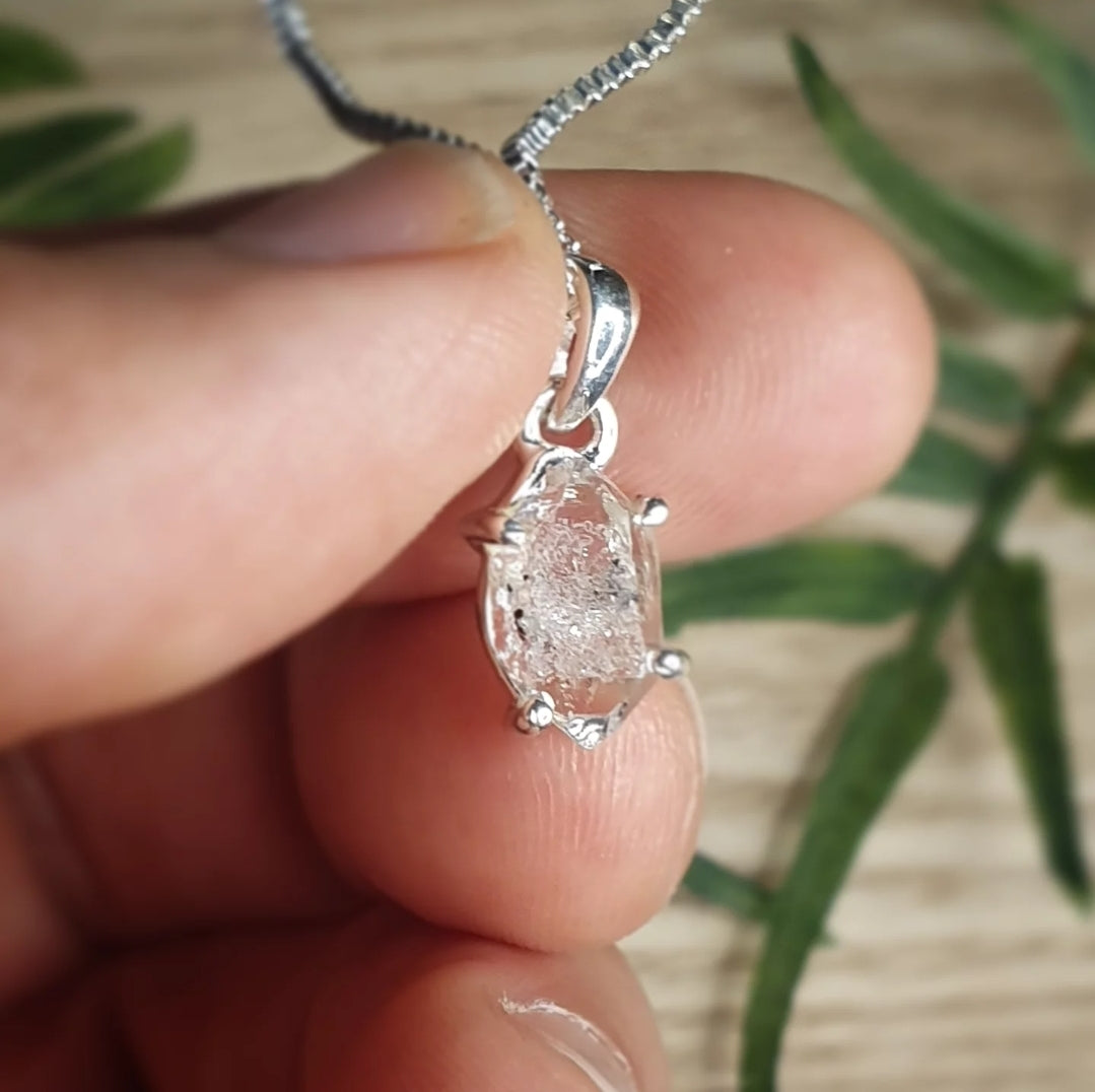 Herkimer Diamond Pendant (mx832)