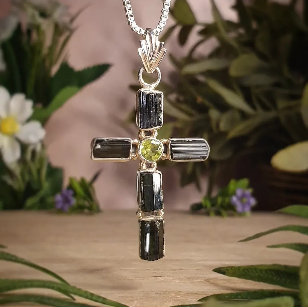 Black Tourmaline, Peridot Pendant (mx844)