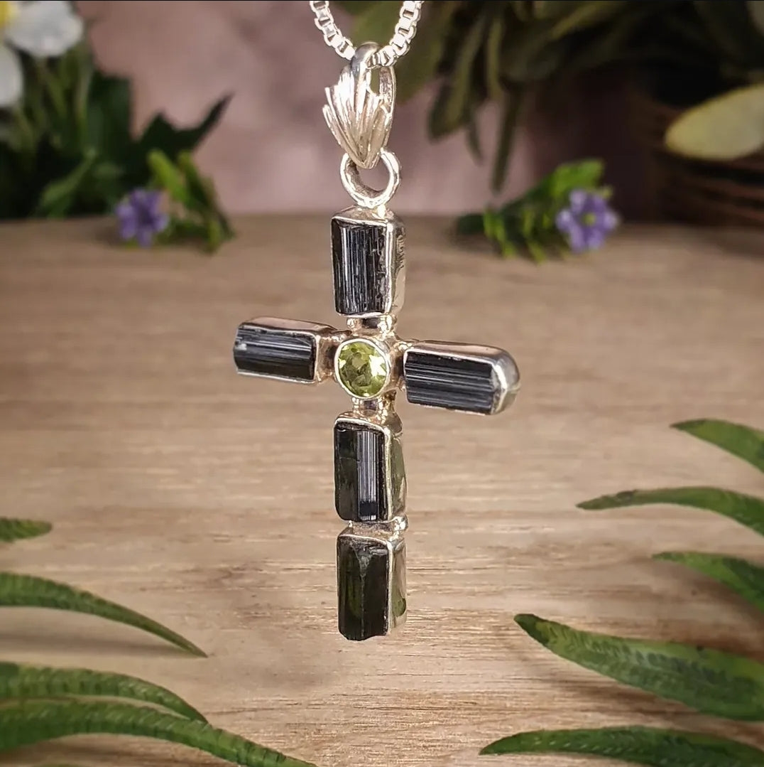 Black Tourmaline, Peridot Pendant (mx844)