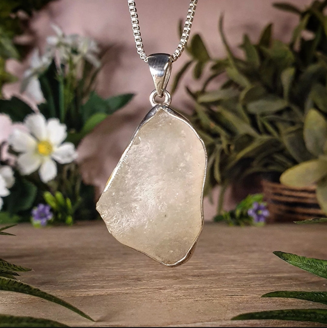 Libyan Desert Glass Pendant (mx847)