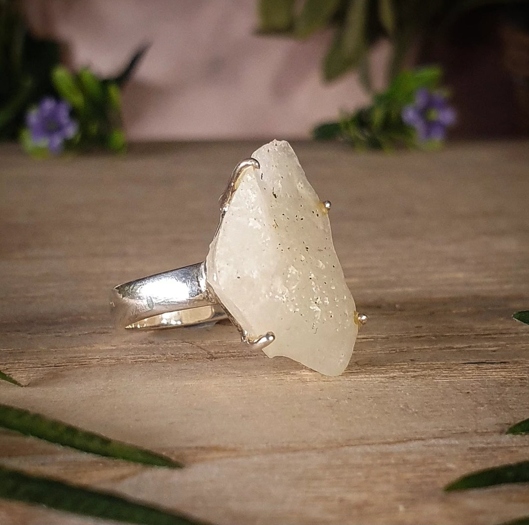 Libyan Desert Glass Ring - Size 8 (mx848)