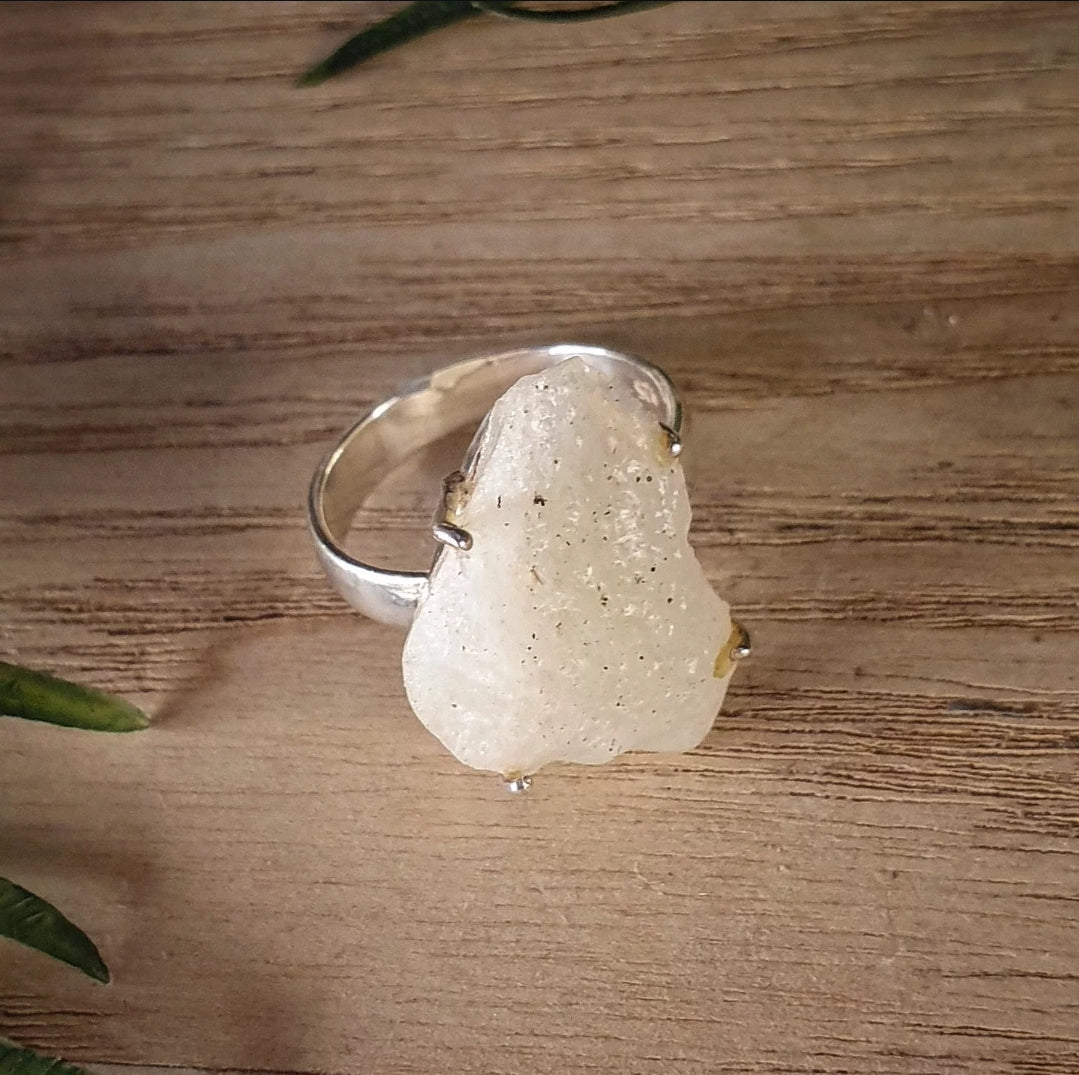 Libyan Desert Glass Ring - Size 8 (mx848)