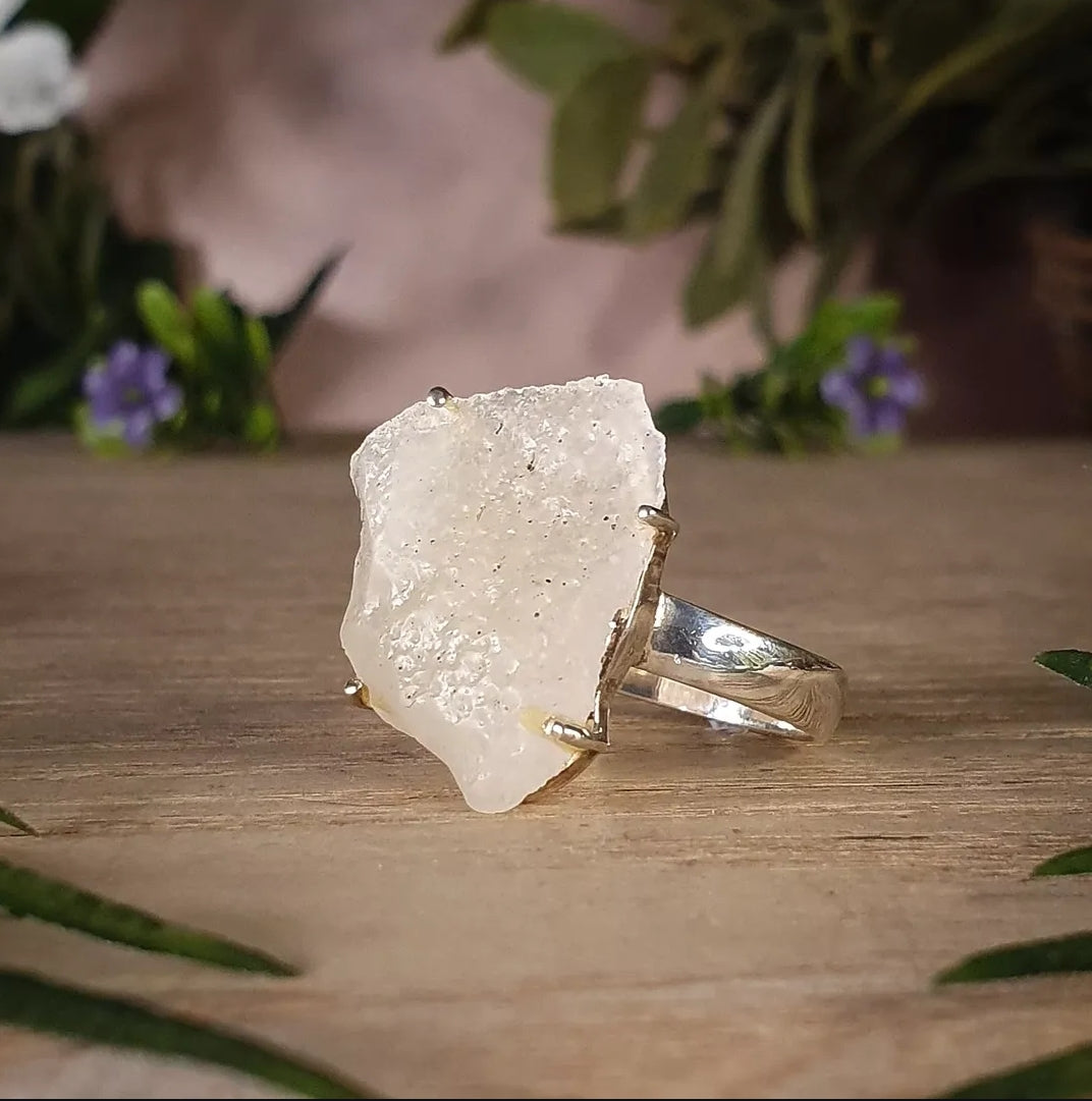Libyan Desert Glass Ring - Size 8 (mx848)