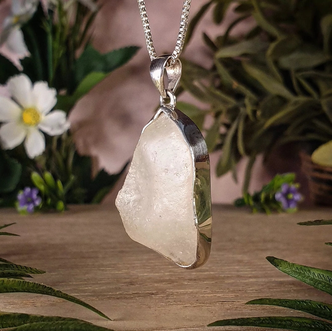 Libyan Desert Glass Pendant (mx847)