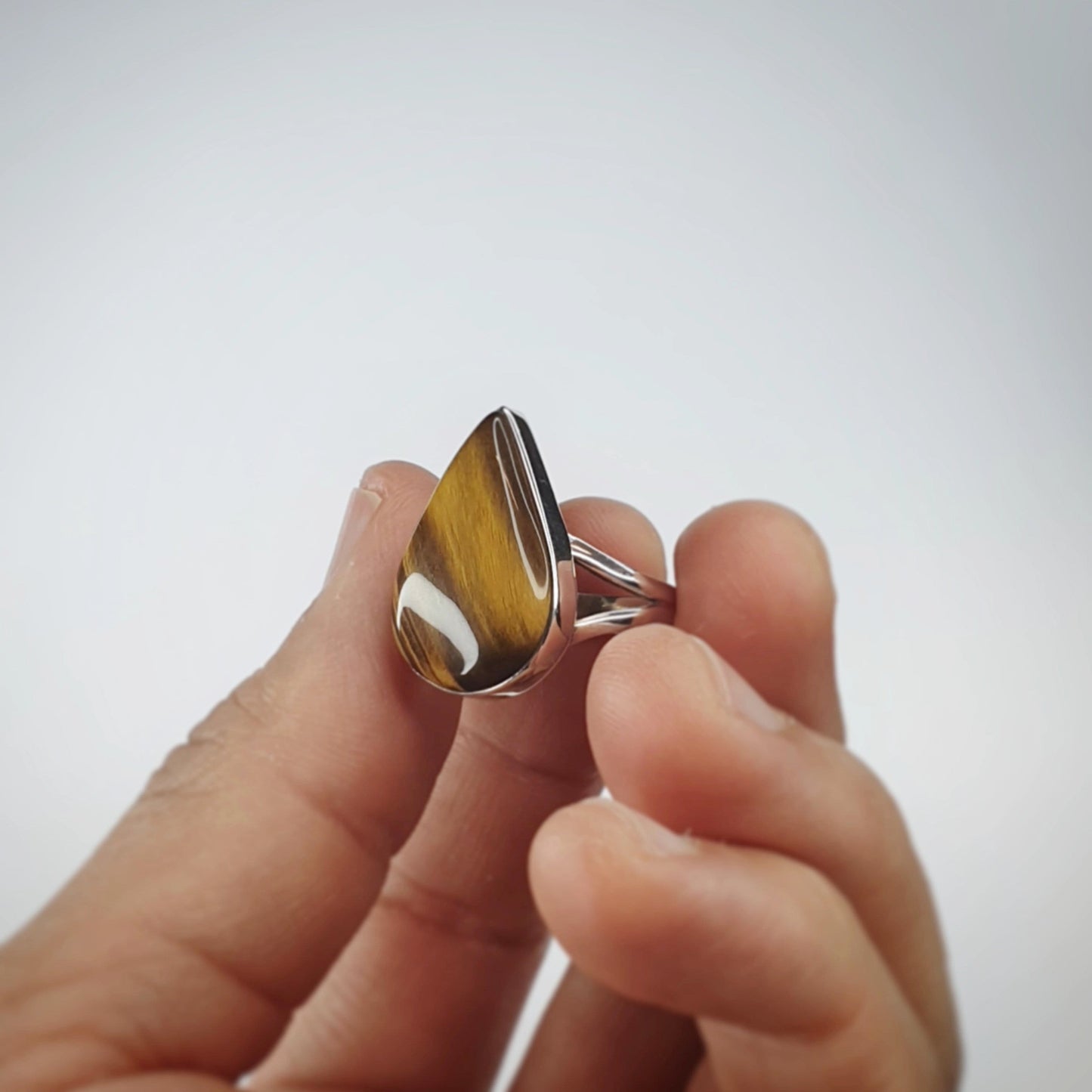 Tiger's Eye Ring - Size 9 (ssr398)