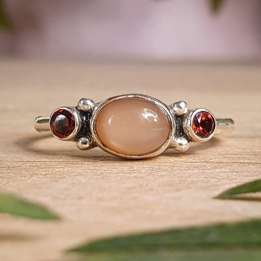 Peach Moonstone Ring - Size 8.5/R (ZX483)