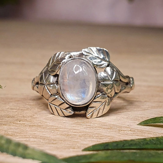 Moonstone Ring - Size 8.5 (mx042)