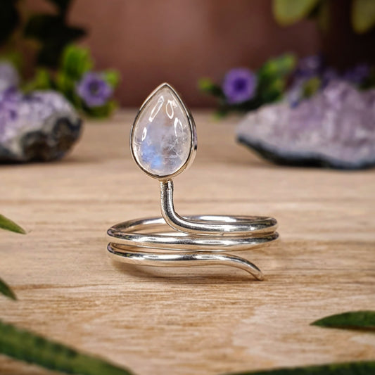 Moonstone Ring - size 8 (MX244)