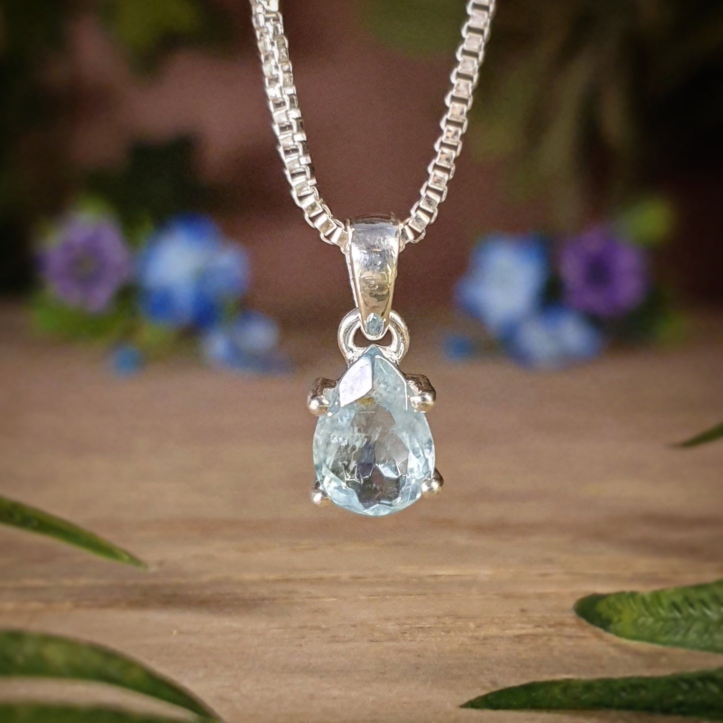 Blue Topaz Pendant (mx546)