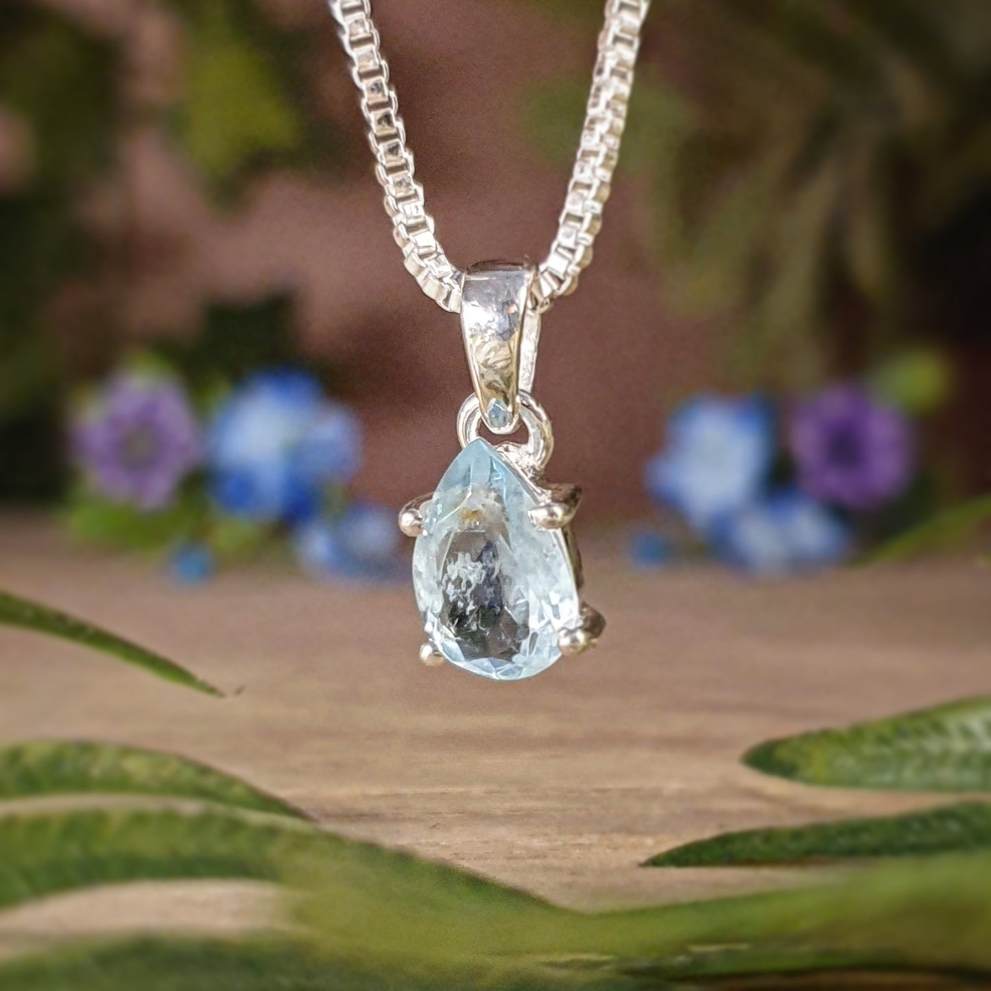 Blue Topaz Pendant (mx546)