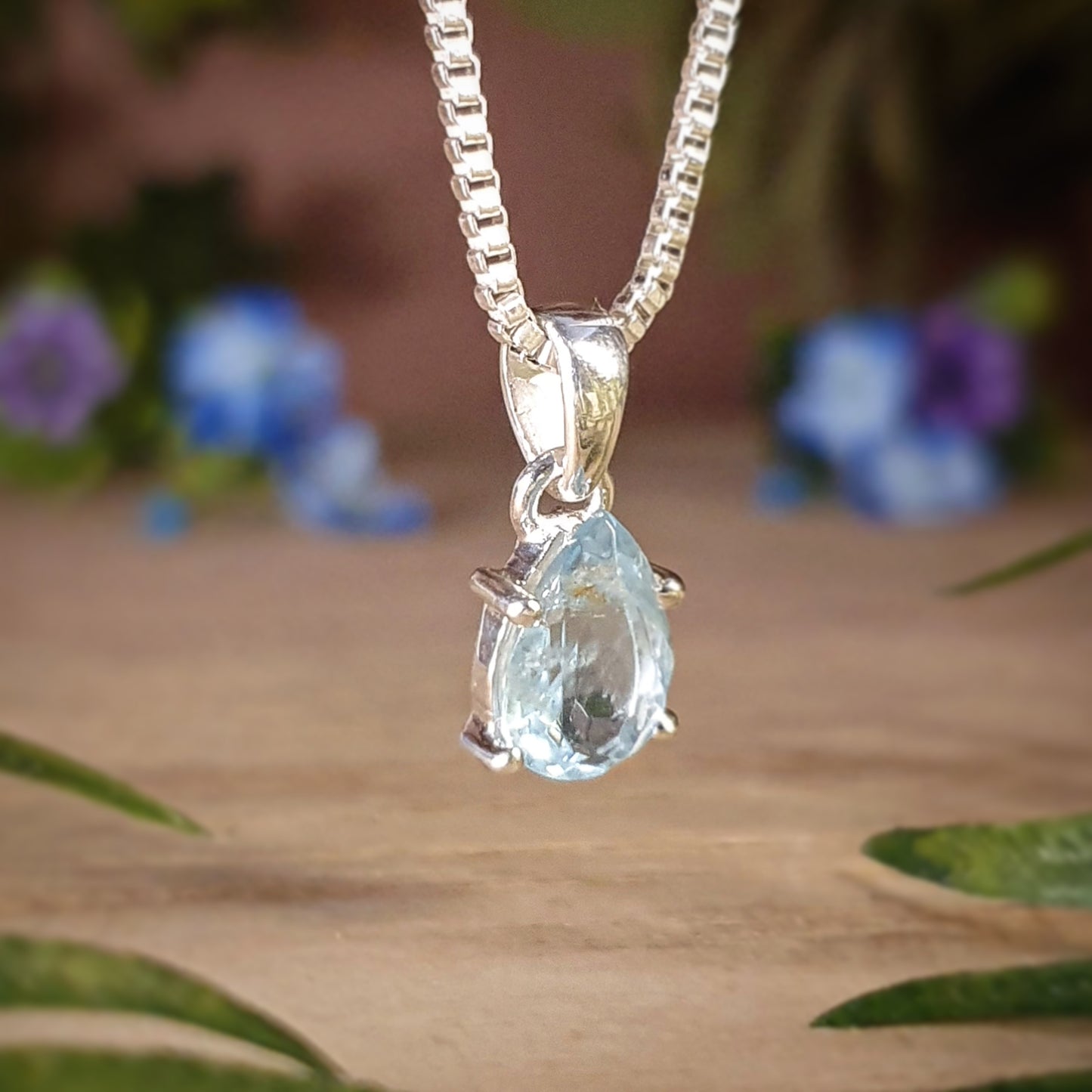 Blue Topaz Pendant (mx546)