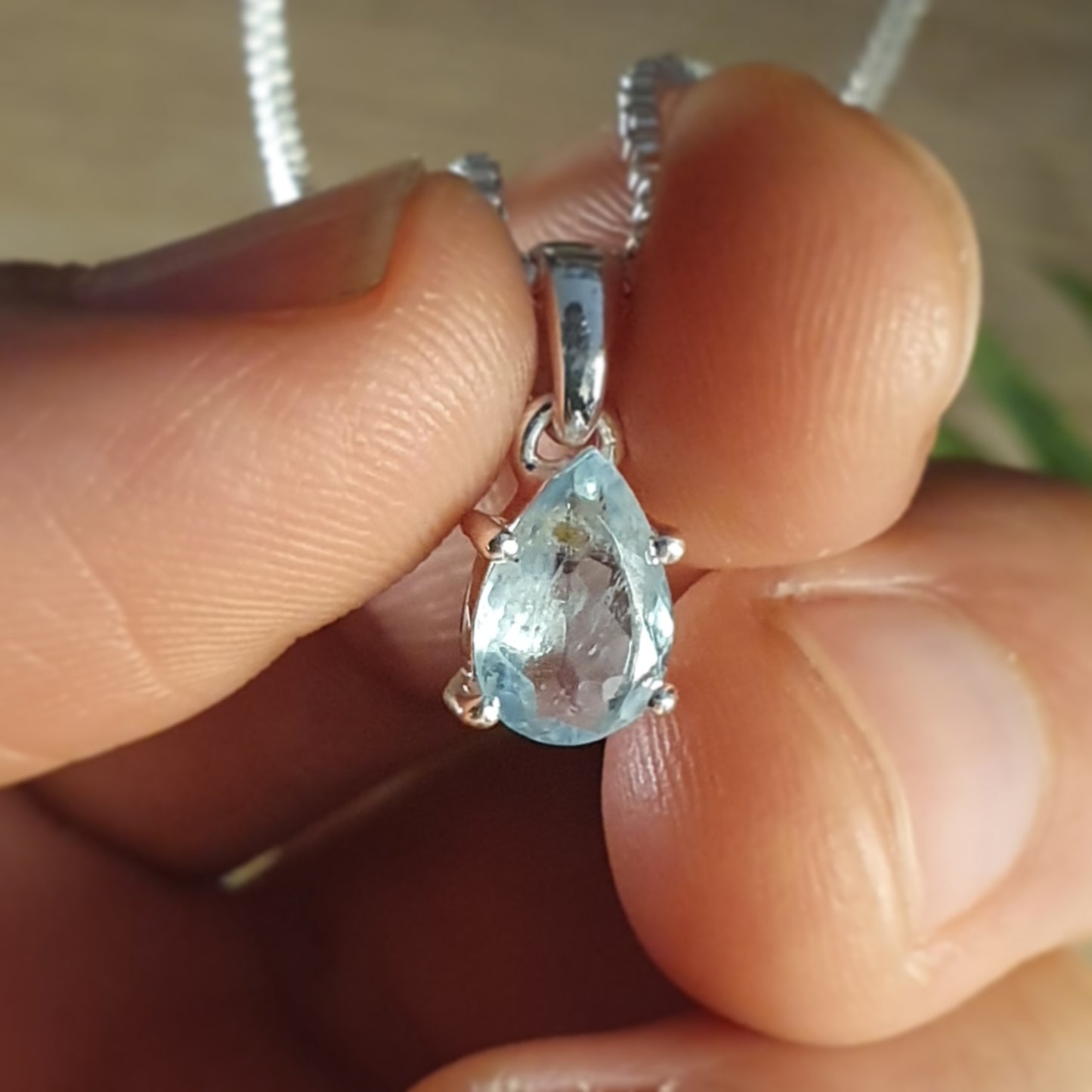 Blue Topaz Pendant (mx546)