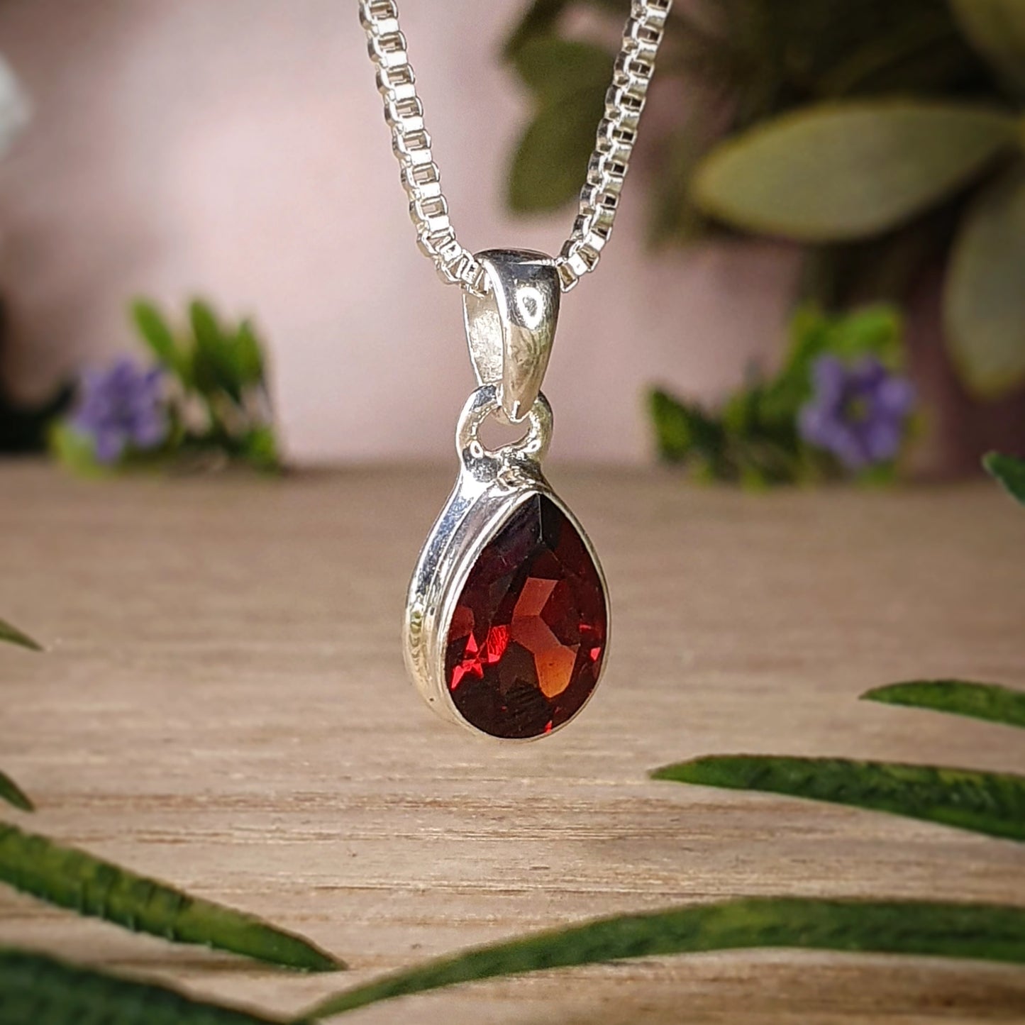 Garnet Pendant (mx665)