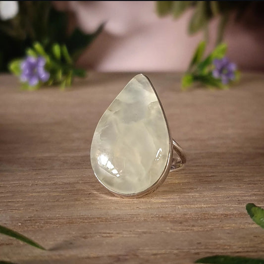 Prehnite Rings - size 8 - (mx817)