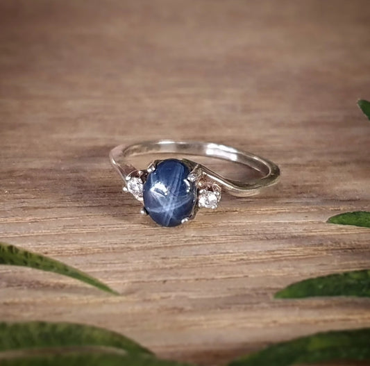 Cat's Eye Ring - size 7.5 (mx818)