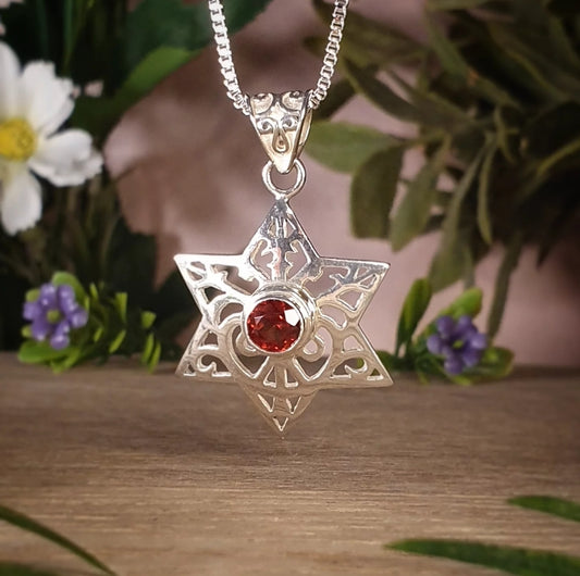 Garnet Pendant (mx819)