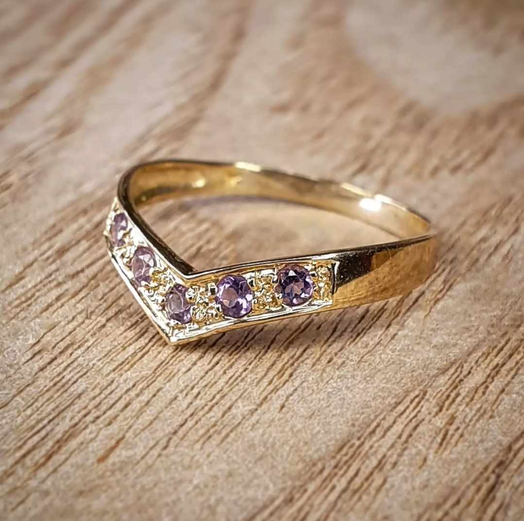 Gold Ring 9ct with Amethyst