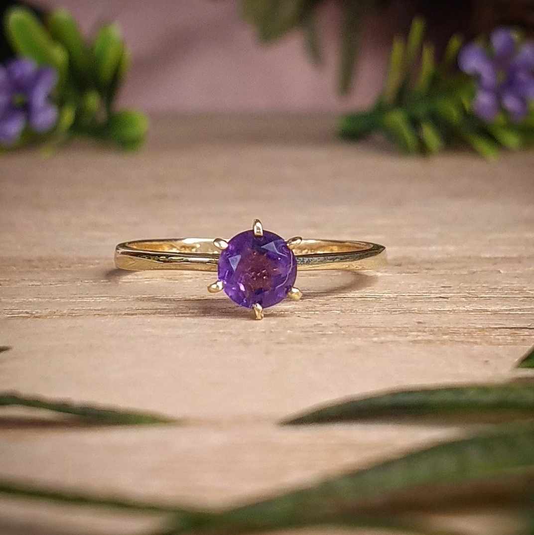 Gold Ring 9ct with Amethyst