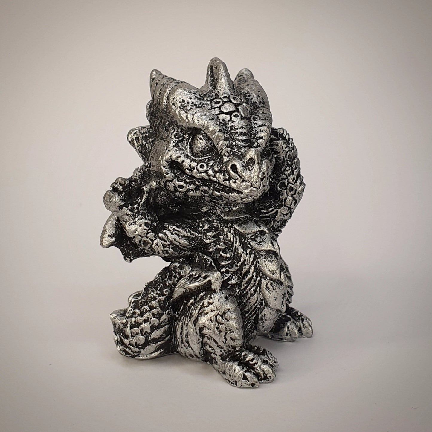 Dragon Figurine - Baby Silver Standing (drag04)