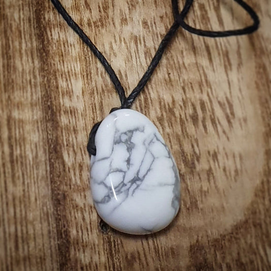 White Howlite Pendant (Pend13)