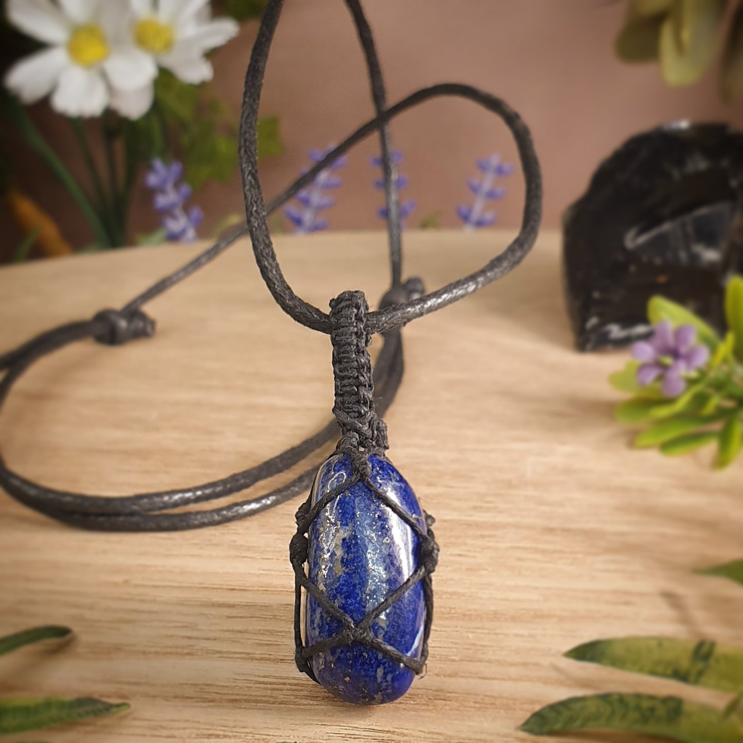 Lapis Lazuli Macrame Pendant (macra10)